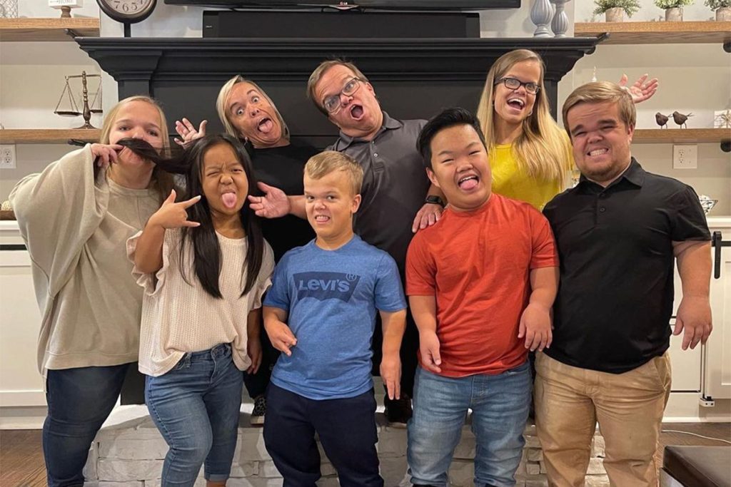 7 Little Johnstons