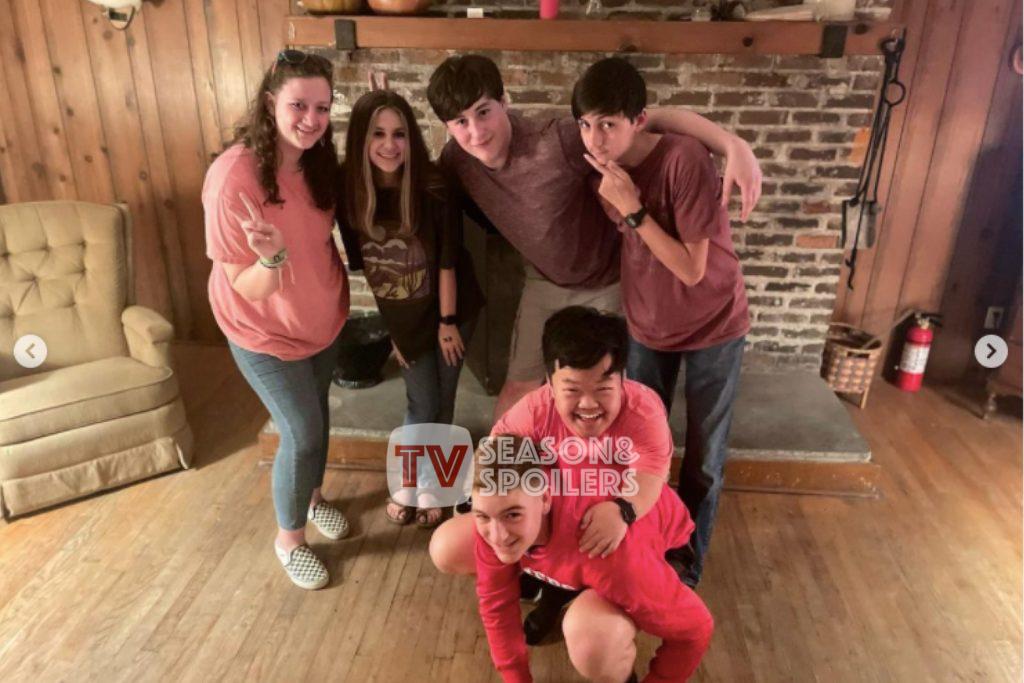 Alex Johnston, 7Little Johnstons