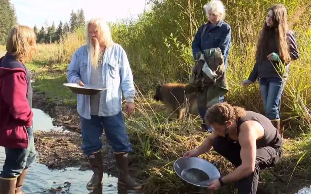 ALASKAN BUSH PEOPLE