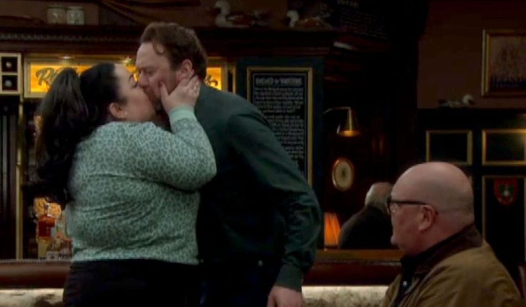 emmerdale-spoilers-paddy-mandy-liam