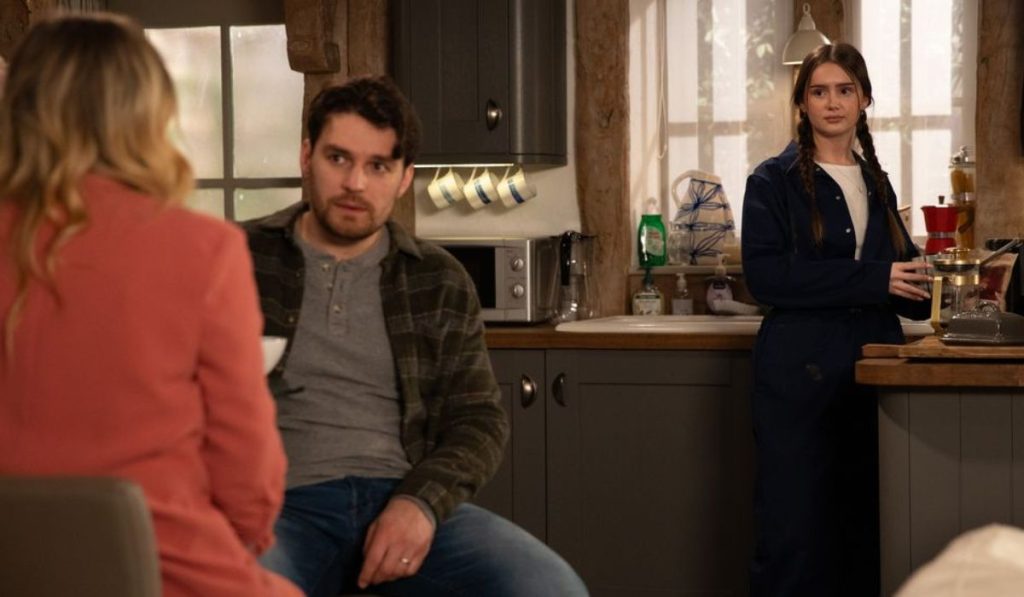 emmerdale-spoilers-sarah-mack
