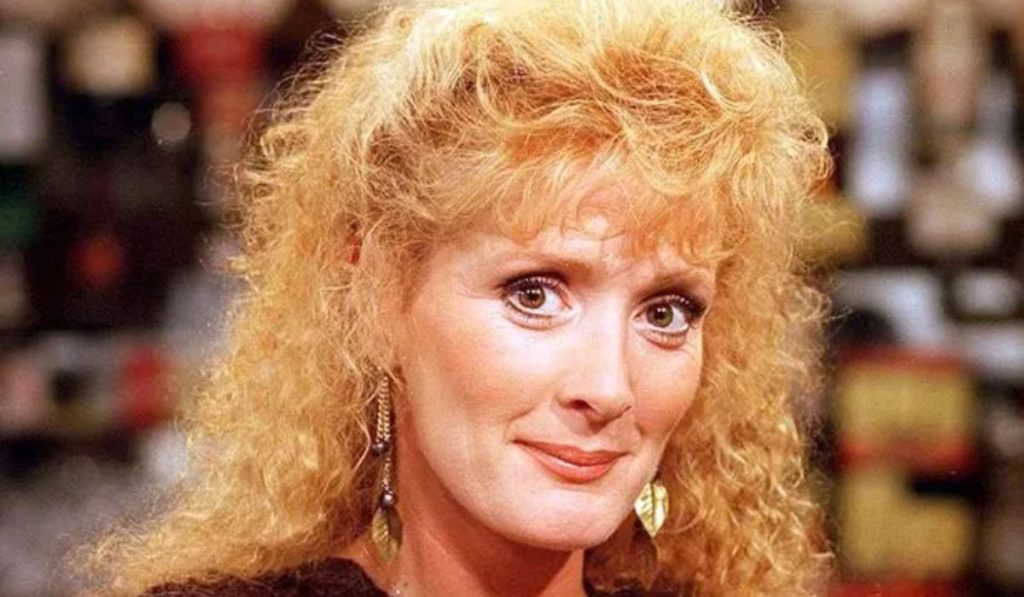 coronation-street-beverley-liz

