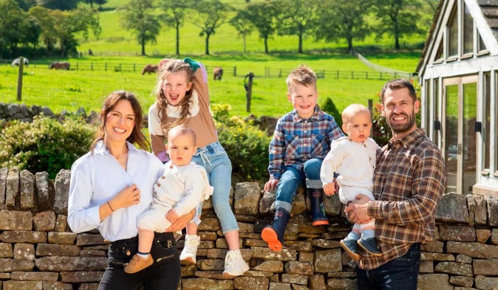 emmerdale-kevin-liz-family