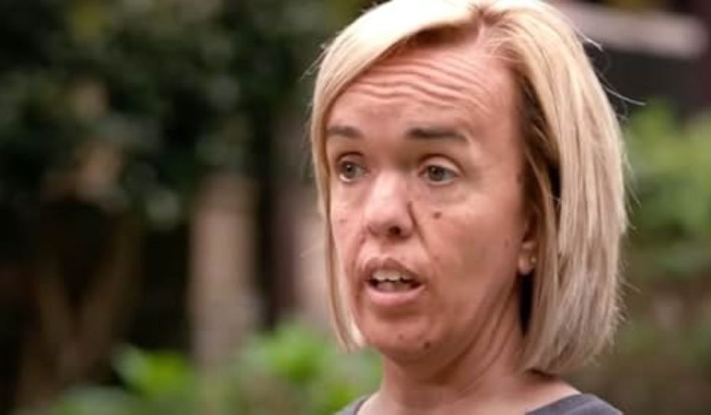 7 Little Johnstons - Amber Johnston